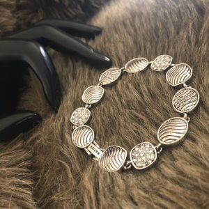 Vintage Napier silver rhinestone accent bracelet